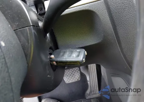 2007 Volkswagen Rabbit 4-Door z USA, uszkodzony, nr VIN WVWDR71K17W224630